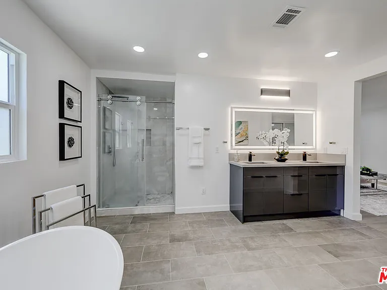344 S Camden Dr — Photo 18