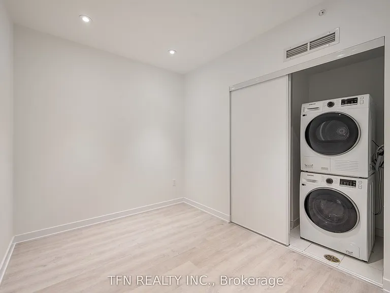 15 Richardson St #612 — Photo 13