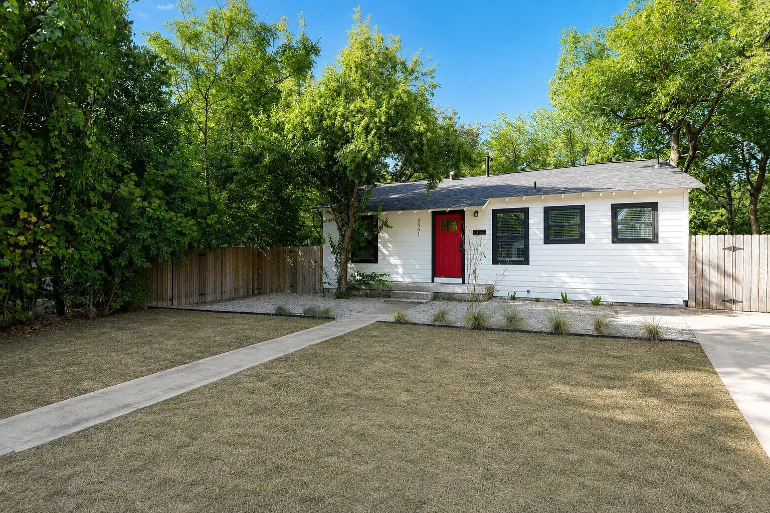 3 bed, 2.0 bath, 1126 sqft, $2,850 — Photo 4