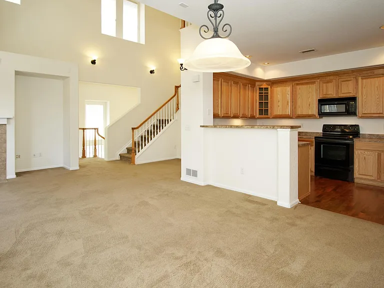 10585 Parkington Ln — Photo 6