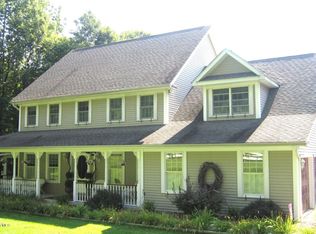 196 Decker Rd, Jermyn, PA 18433