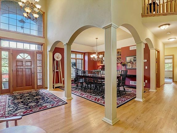 4th image of W143N10243 Gatewood Ct