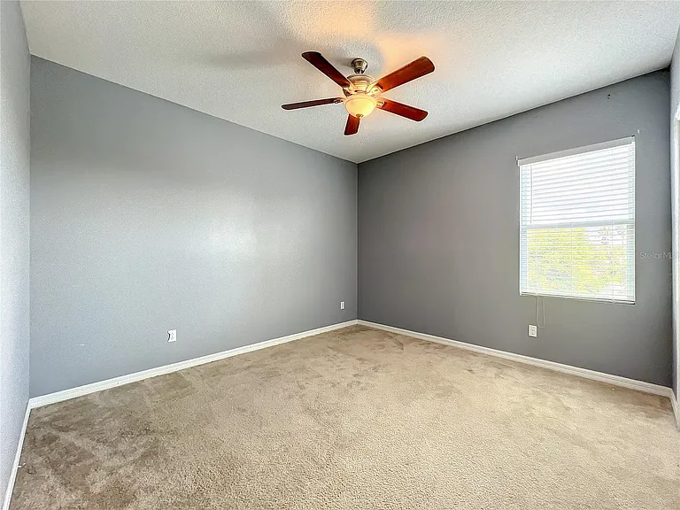 2572 Limerick Cir — Photo 27