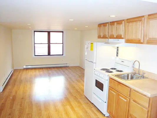 Rented by Carroll Gardens Realty | media 18