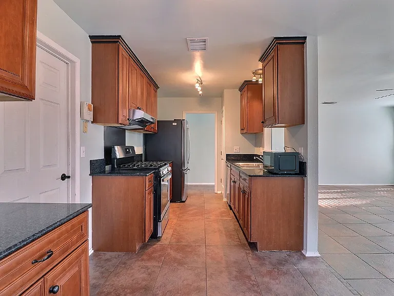 11025 White Sands St — Photo 5