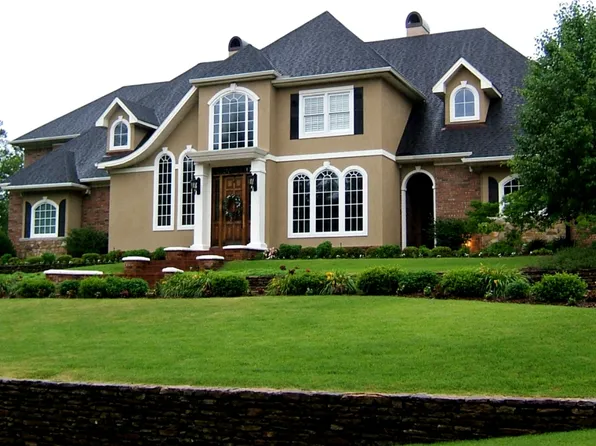 4928 Brookside Ln, Washington, MI 48094