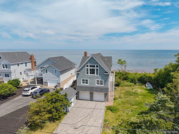 2nd image of 40 Makamah Beach Road