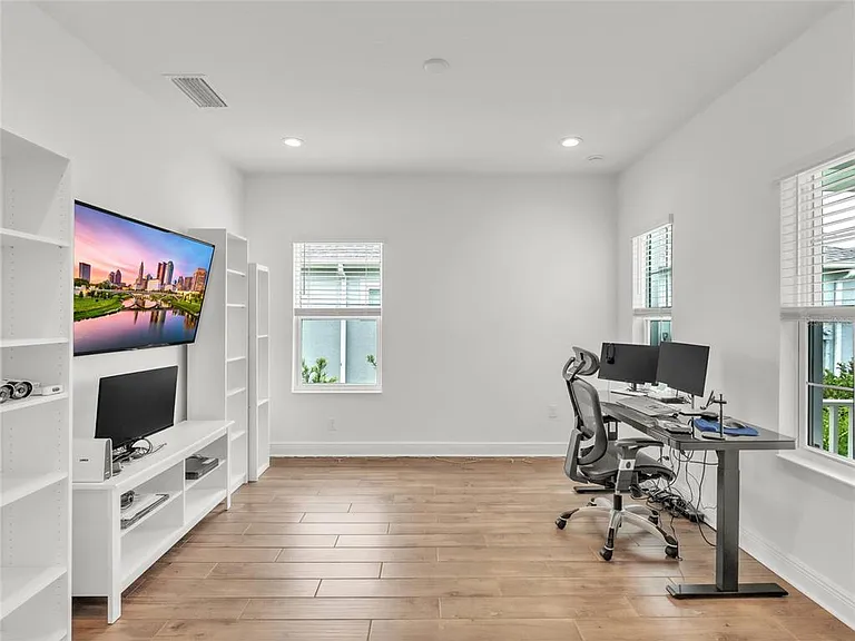 10108 Hammock Brook Dr — Photo 22