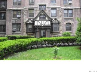 250 Martine Ave APT 2E, White Plains, NY 10601