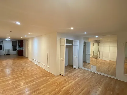 Rented by New York Realty | media 7