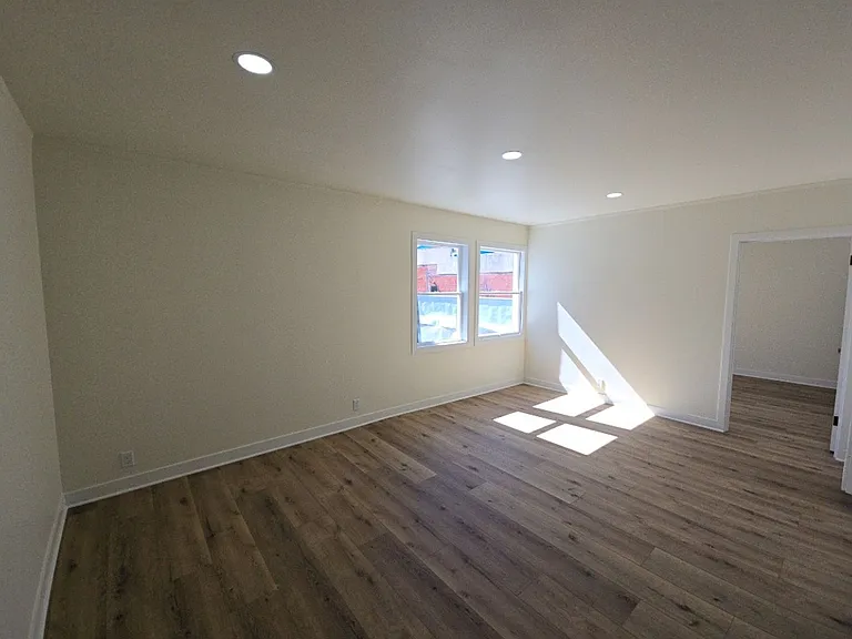 516 G St — Photo 16