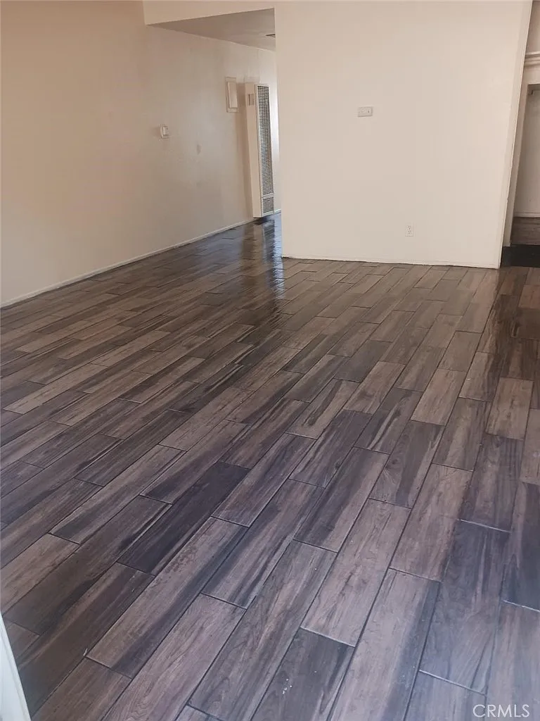 Building Photo - 1451 W 105th St #2