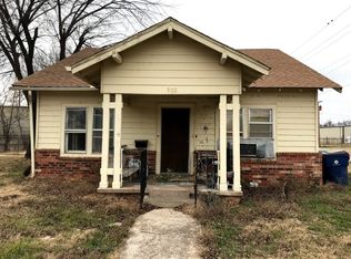 802 S 2nd St, Chickasha, OK 73018