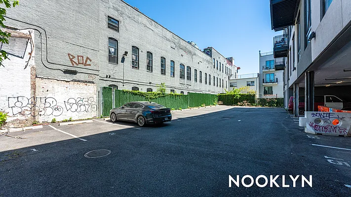 Rented by Nooklyn NYC LLC | media 123