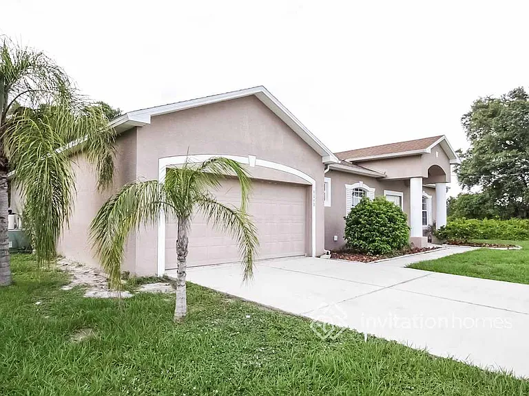 6048 Hornbuckle Blvd — Photo 2