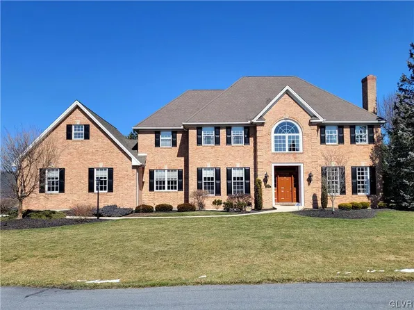 3409 Surrey Ct N, Schnecksville, PA 18078