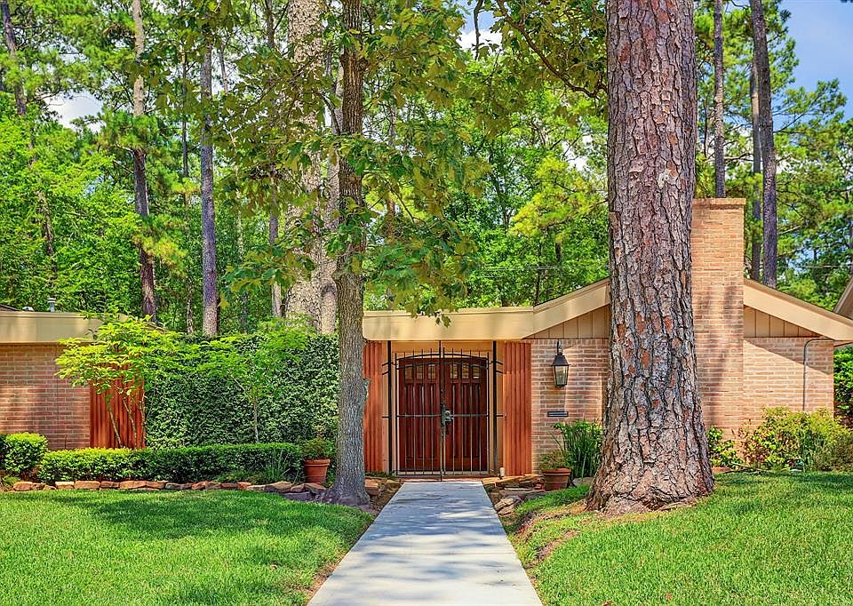 1st image of 515 Briarpark Dr