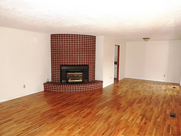 3rd image of 7812 76th Ave SW