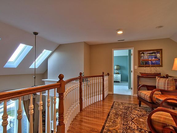5th image of 24 River Dr