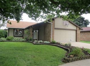 1424 N Brinton Ave, Dixon, IL 61021