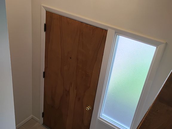 4th image of 1621 Stuart St