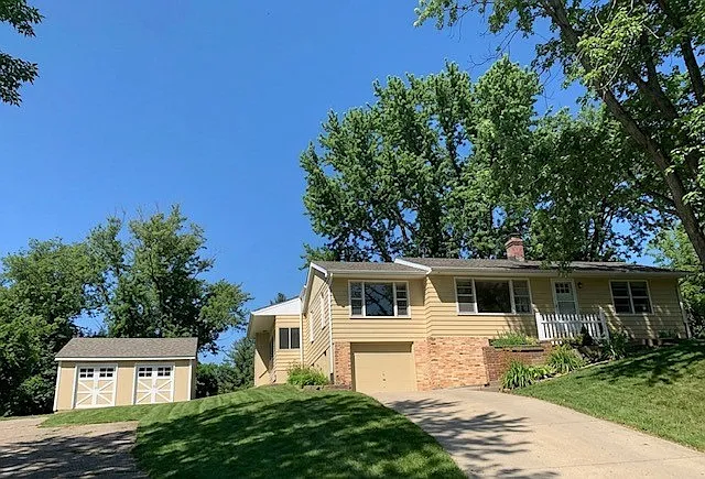1216 Wilson Ave — Photo 1