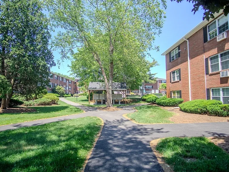 3 Tara Dr #4 — Photo 14