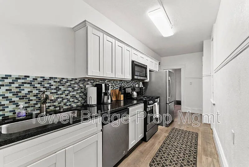2 bed, 1.0 bath, $2,050 — Photo 4