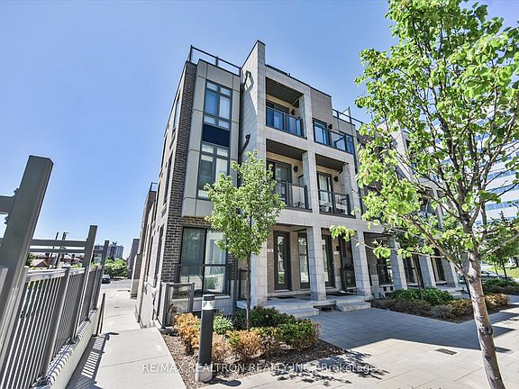 4th image of 721 Lawrence Ave W #73