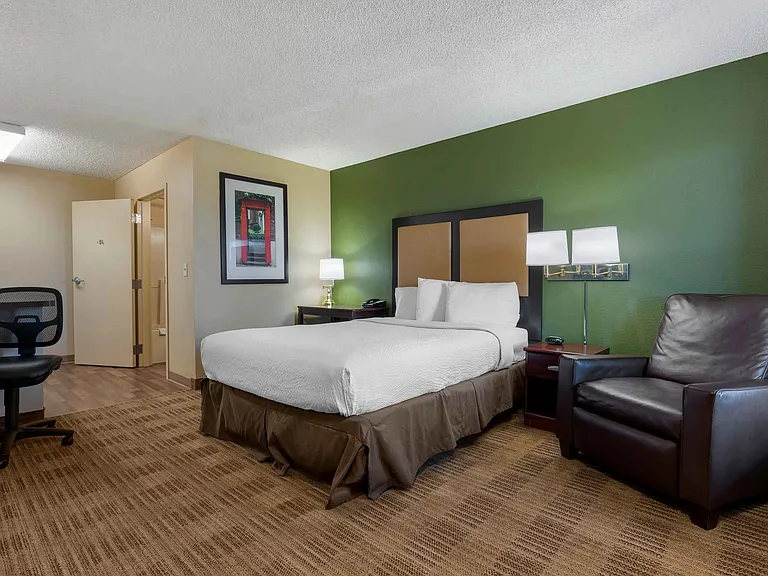 Studio Suite - 1 Queen Bed