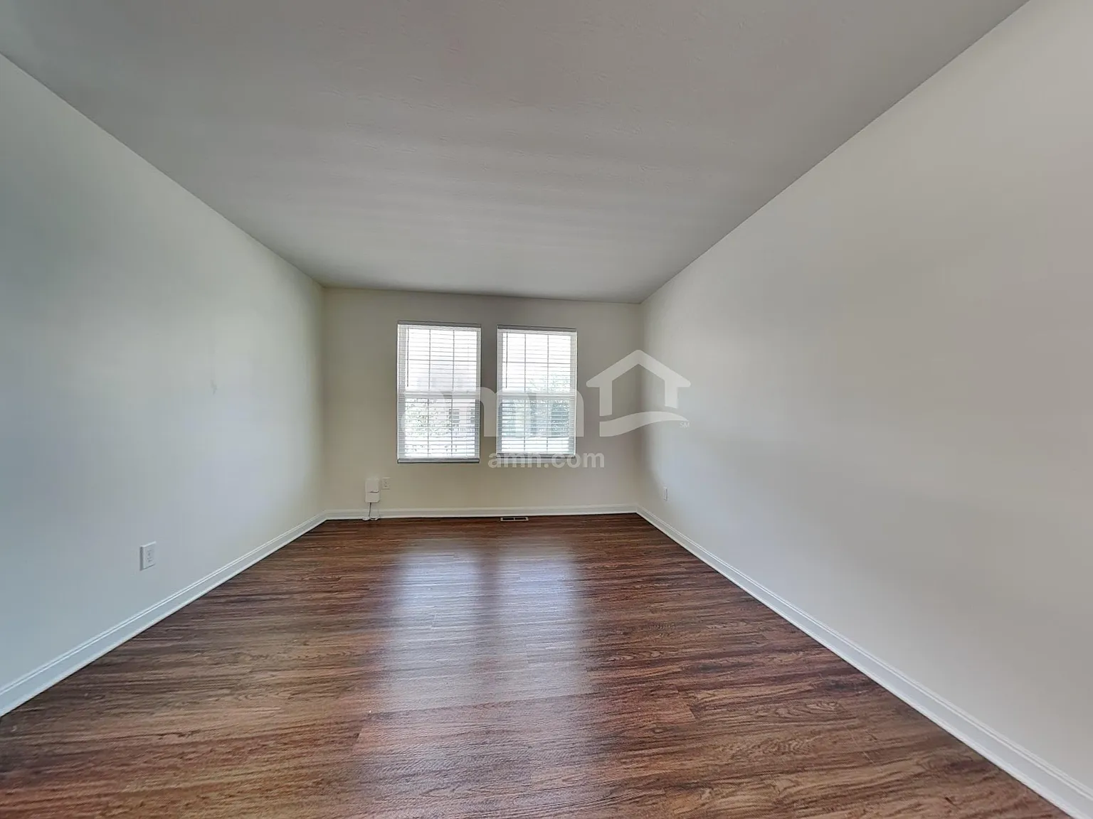 4 bed, 2.5 bath, 2490 sqft, $2,785 — Photo 4