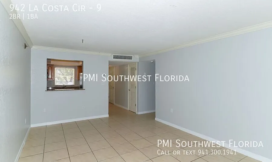 Charming 2/1 Condo in La Costa Prime Sarasota Location, Move-In Ready! — Photo 4
