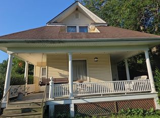 704 W Main St, Reynolds, IL 61279