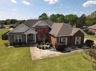 27 Autumn Trail Ct, Wetumpka, AL 36092