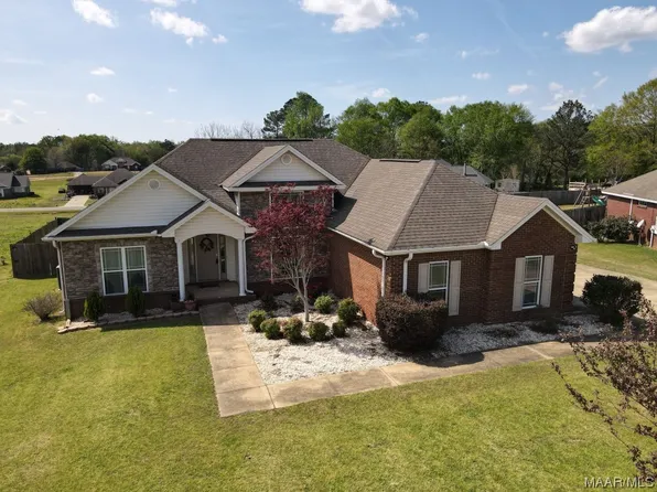 27 Autumn Trail Ct, Wetumpka, AL 36092