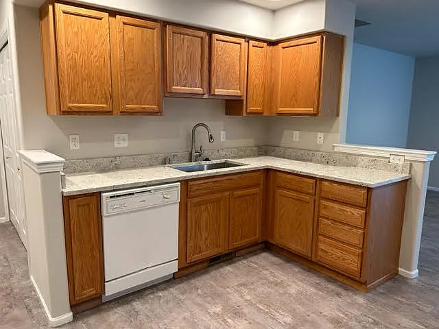 2 bed, 900 sqft, $2,195 — Photo 2