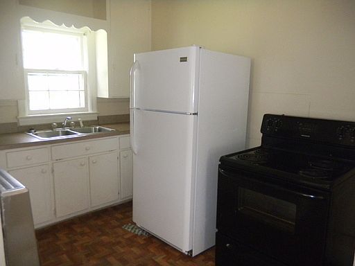 5th image of 817 S Pine St