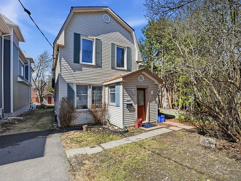 556 Melbourne Ave — Photo 1