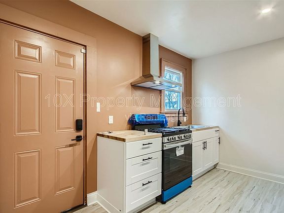 5th image of 1099 16th Ave