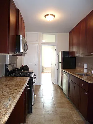 Rented by R New York | media 9