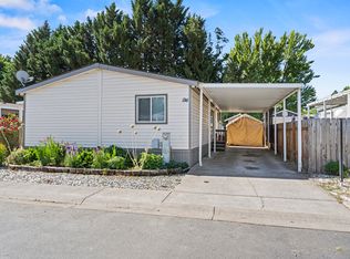 1570 S Peach St SPACE 136, Medford, OR 97501