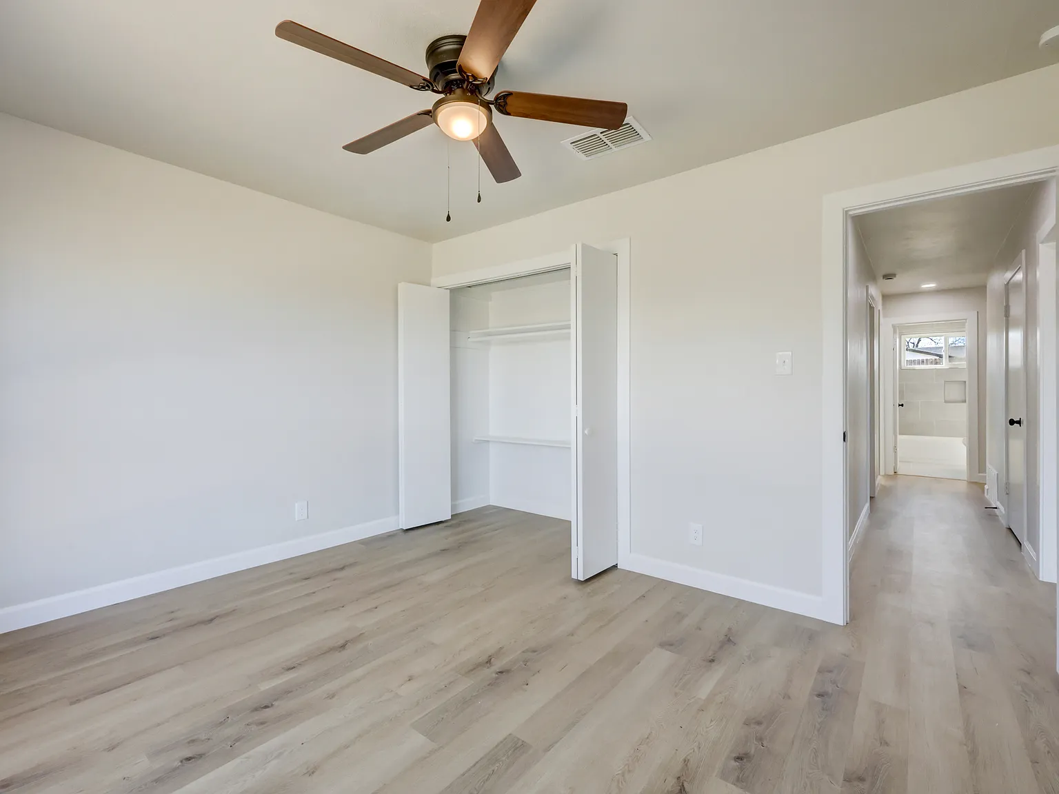 3 bed, 1062 sqft, $2,650 — Photo 3