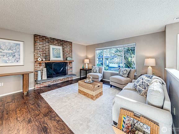 4th image of 625 215th Street SW