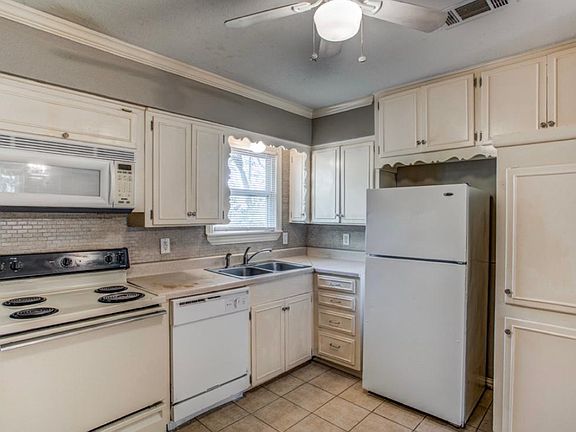 4th image of 1007 Leyenda Dr