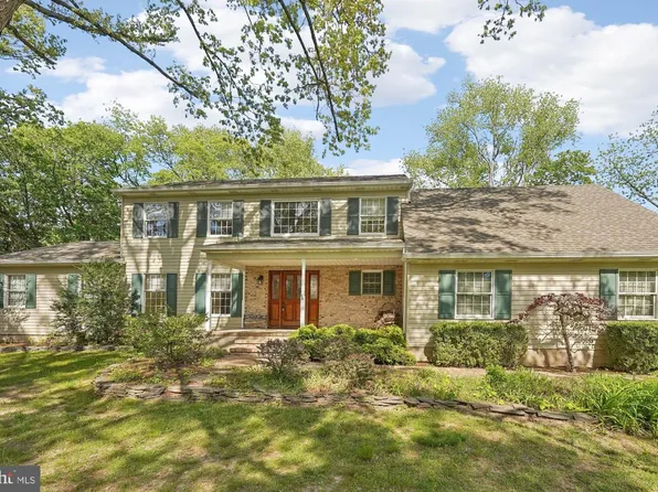 924 Hughes Dr, Hamilton, NJ 08690