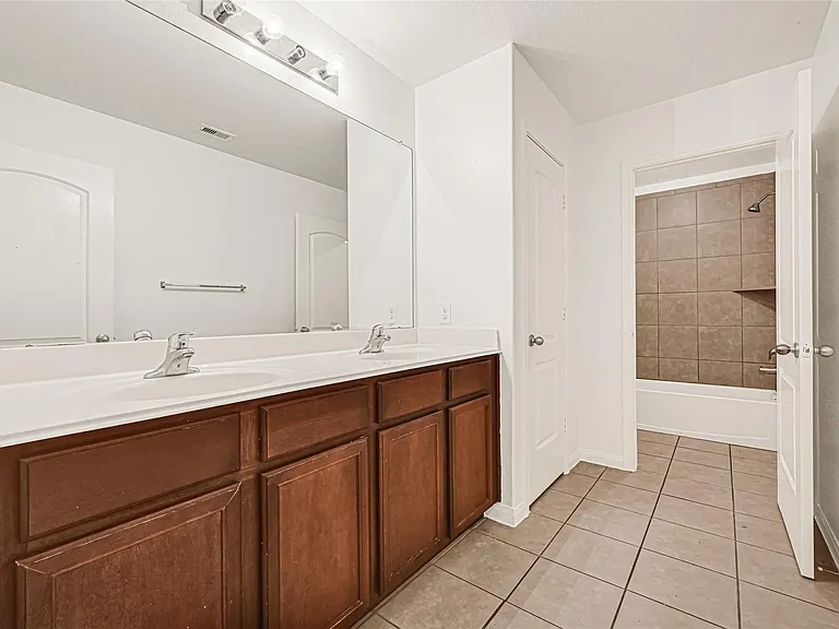 8843 Leclaire Meadow Dr — Photo 11