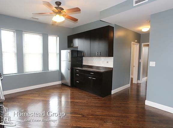 3rd image of 2056 W Division St #Threewest