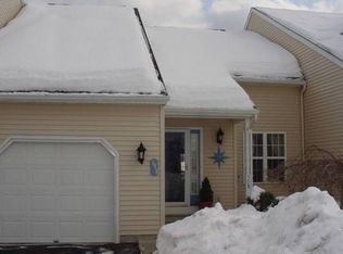 50B Raylinsky, Halfmoon, NY 12118