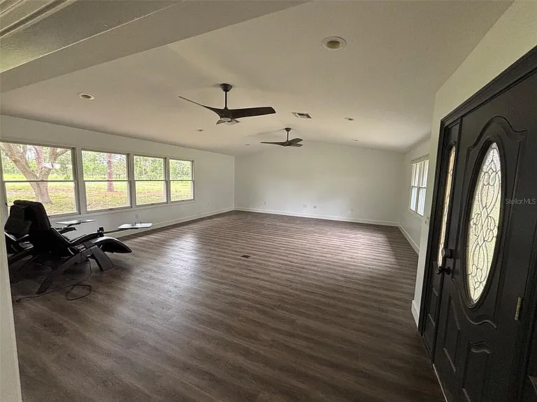 7910 Kennedy Ln — Photo 15