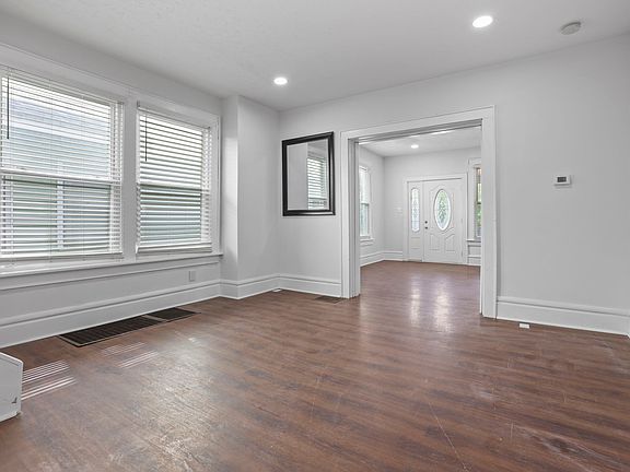 4th image of 414 E Oakland Ave